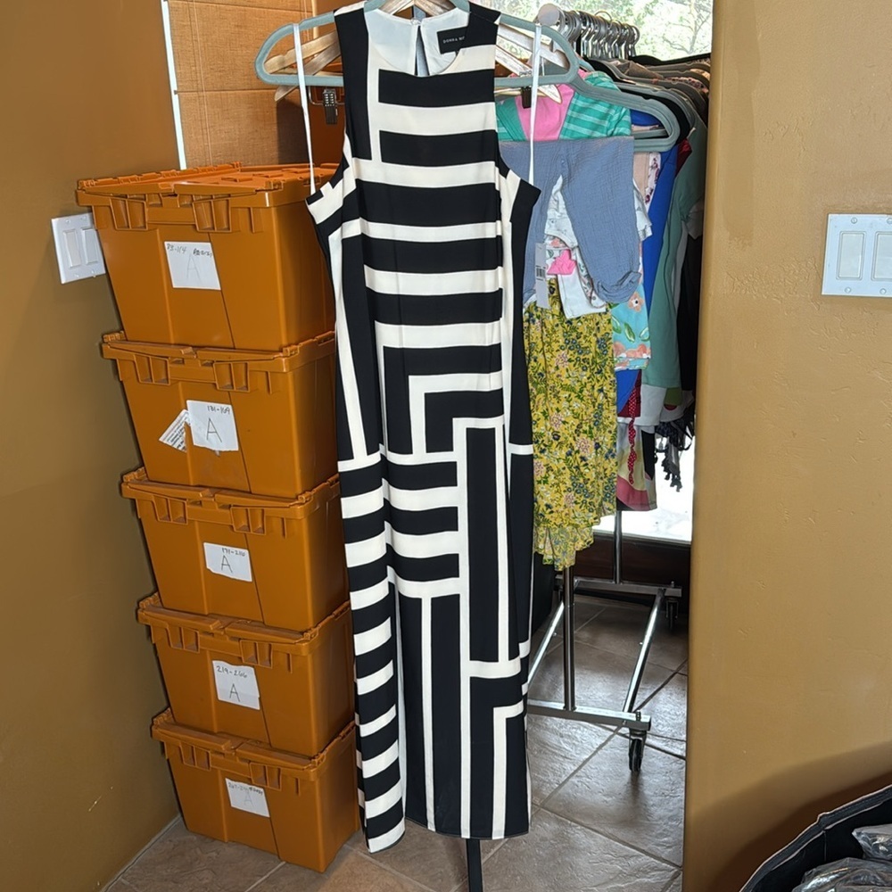 NWT Donna Morgan Black Cream Geometric Stripe Maxi Dress Sz 2 Sleeveless A-Line - Picture 5 of 12